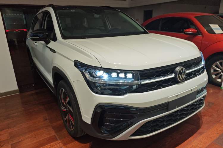 Used Volkswagen Tharu 2024 300TSI Two-Wheel-Drive Moon Luxury Edition
