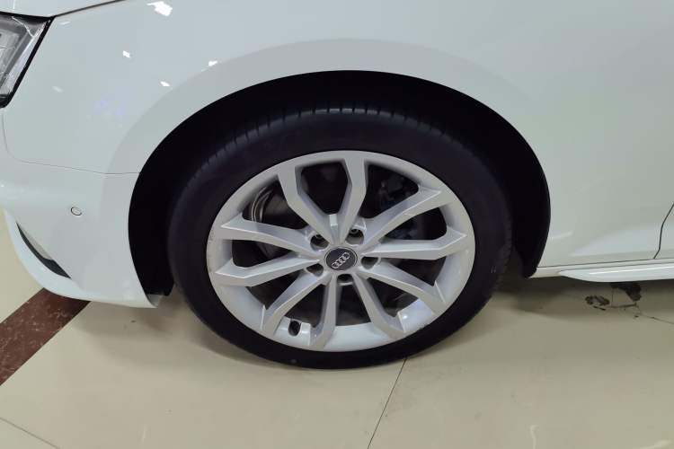 Used Audi A4L 2019 40 TFSI Fashion Edition China VI Emission Standard
