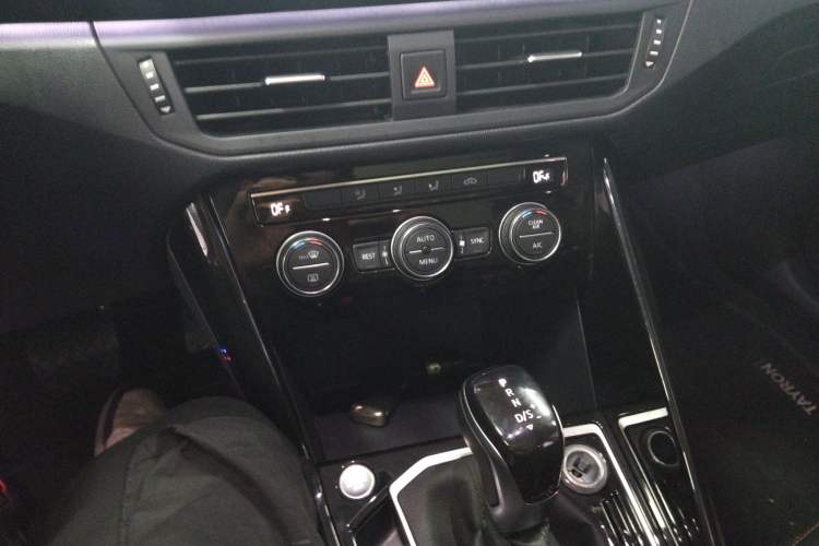 Used Volkswagen Tayron 2019 330TSI Two-Wheel Drive Luxury Model China VI Standard