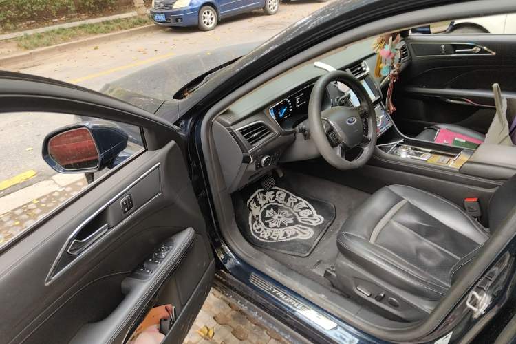 Used Ford Taurus 2015 EcoBoost 245 Luxury Model
