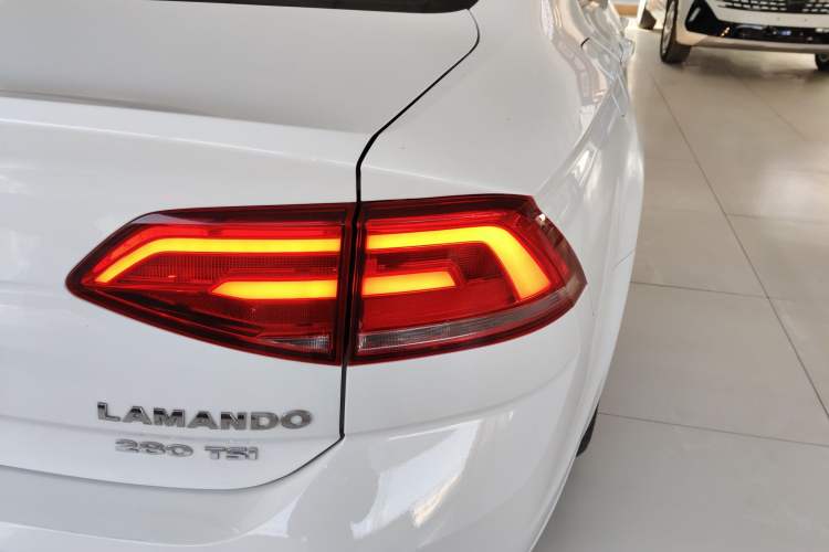 Used Volkswagen Lamando 2015 280TSI DSG Comfort Edition