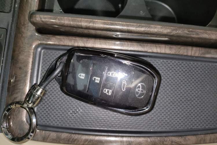 Used Toyota Vellfire 2021 Crown Dual-Engine 2.5L HV Supreme Edition
