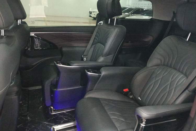 Used GAC Trumpchi M8 2024 Master Series 400T Prestige Edition
