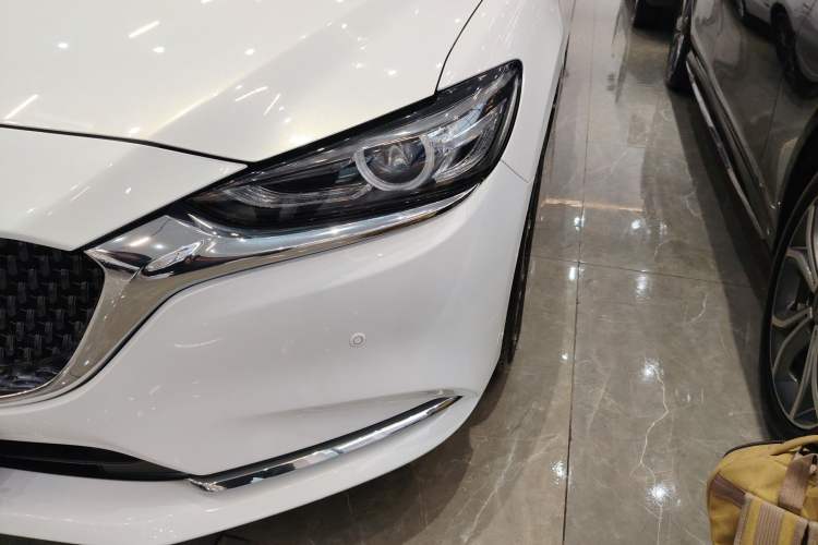 Used Mazda Atenza 2021 2.0L Blue Sky Luxury Edition
