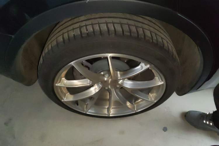 Used Tesla Model Y 2024 Long-Range All-Wheel-Drive Version
