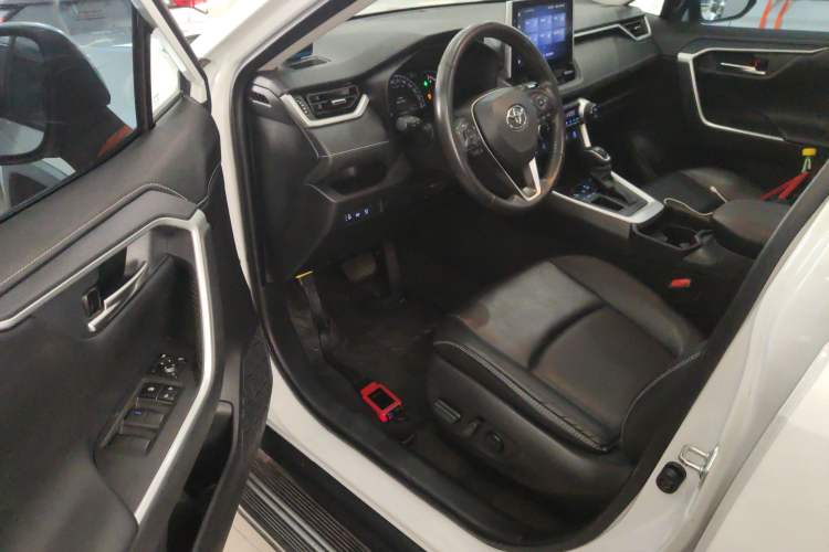 Used Toyota RAV4 2021 2.0L CVT Two-Wheel Drive Fashion PLUS Edition
