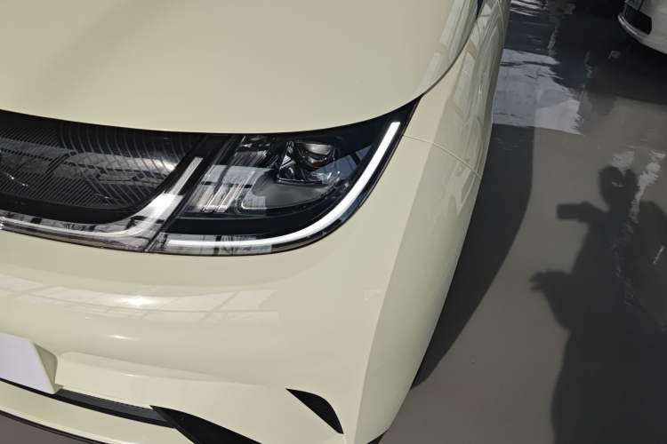 Used BYD Dolphin 2023 420 km Free Version
