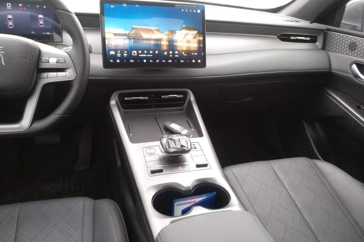 Used BYD Qin PLUS 2025 DM-i Smart Drive 55KM Beyond Model
