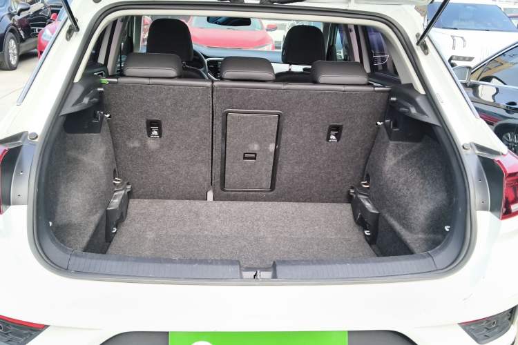 Used Volkswagen T-ROC 2018 230TSI DSG Two-Wheel Drive Advanced Version China V Standard
