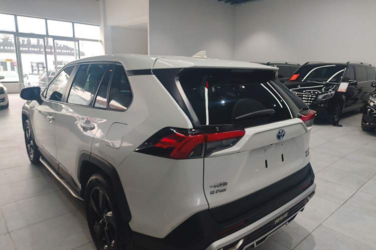 Used Toyota RAV4 2020 Dual-Engine 2.5L E-CVT 4x4 Elite PLUS Edition