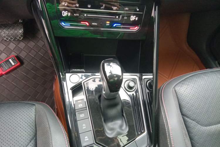 Used Volkswagen Tayron 2022 330TSI Two-Wheel Drive Luxury Smart Connectivity Version