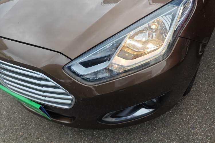 Used Ford Escort 2015 1.5L Automatic Fashion Model