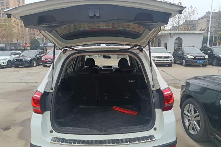 Used Haval H6 2014 Sport Edition 2.0T Diesel Manual Two-Wheel-Drive Elite Model
