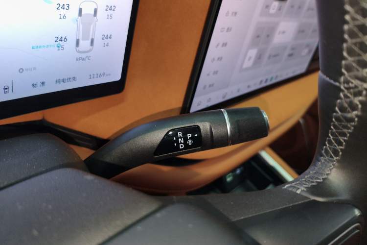 Used Wey Lanshan 2025 Four-Wheel Drive Ultra