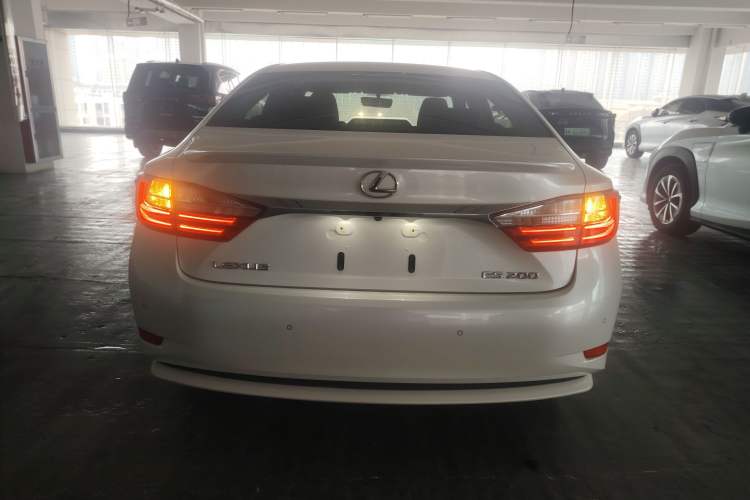 Used Lexus ES 2016 200 Midnight Special Limited Edition
