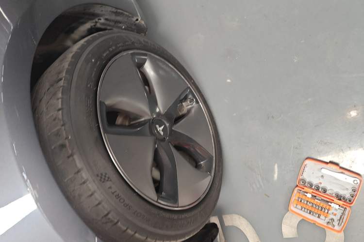 Used Tesla Model 3 2019 Long-Range Rear-Wheel-Drive Version
