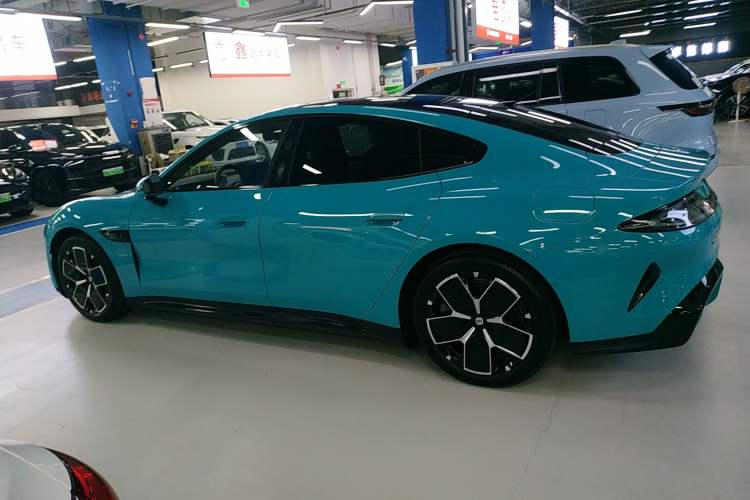 Used  SU7 2024 Rear-Drive Long-Range Intelligent Driving Version
