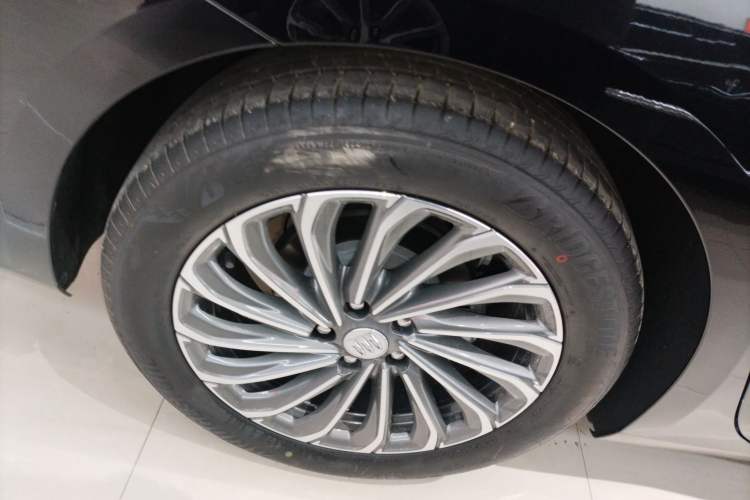 Used Buick LaCrosse 2023 28T Prestige Edition
