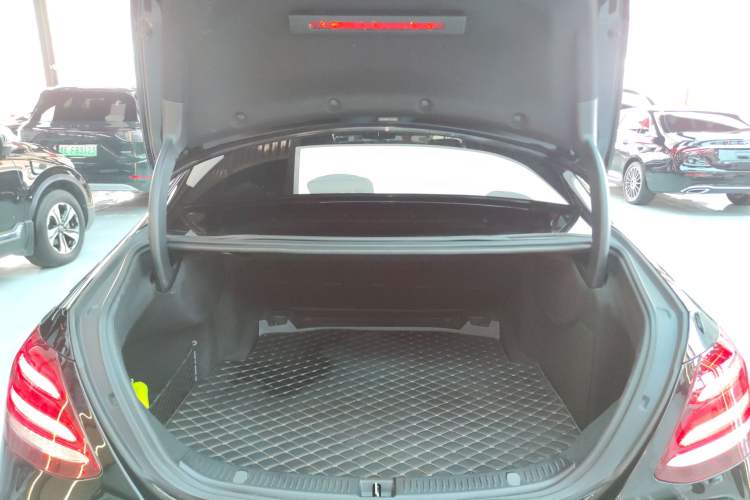 Used Mercedes-Benz E-Class 2020 Restyled E 300 L Sporty and Stylish Edition