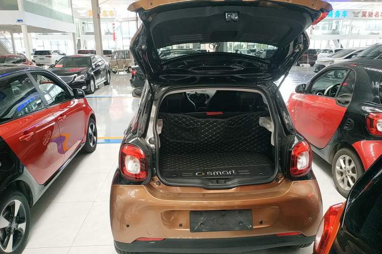 Used  forfour 2016 1.0L 52 kW Dynamic Edition
