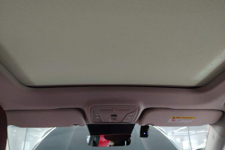 Used Hongqi HS5 2025 2.0T Two-Wheel Drive Flagship Pro Edition
