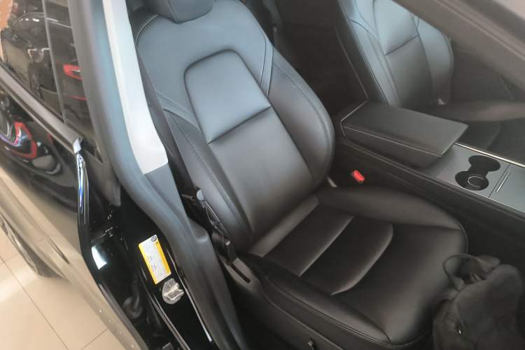 Used Tesla Model Y 2022 Rear-Wheel-Drive Version
