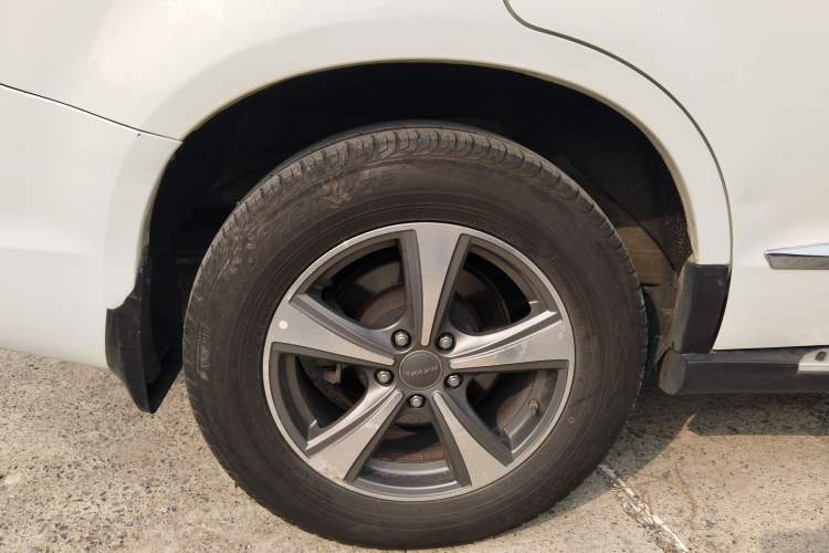 Used Haval H6 2016 Upgraded Model 1.5T Automatic Two-Wheel Drive Elite Version
