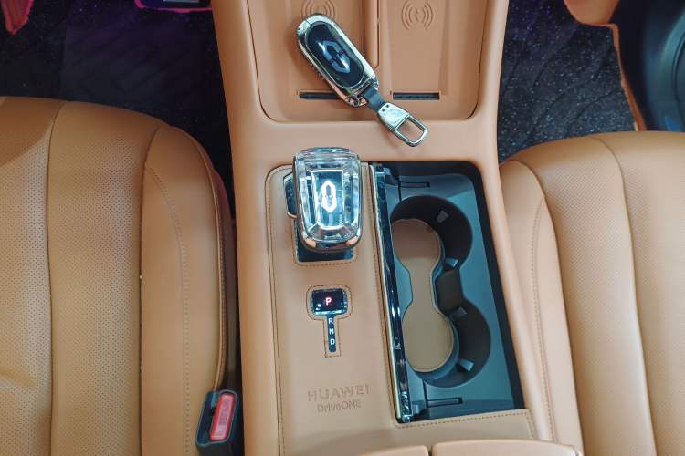 Used Hima AITO M7 2024 1.5T Intelligent Driving Rear-Drive Pro Version 6 Seats
