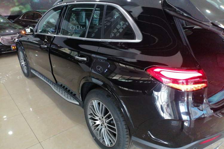 Used Mercedes-Benz GLC 2023 GLC 300 L 4MATIC Dynamic Edition 5-seater
