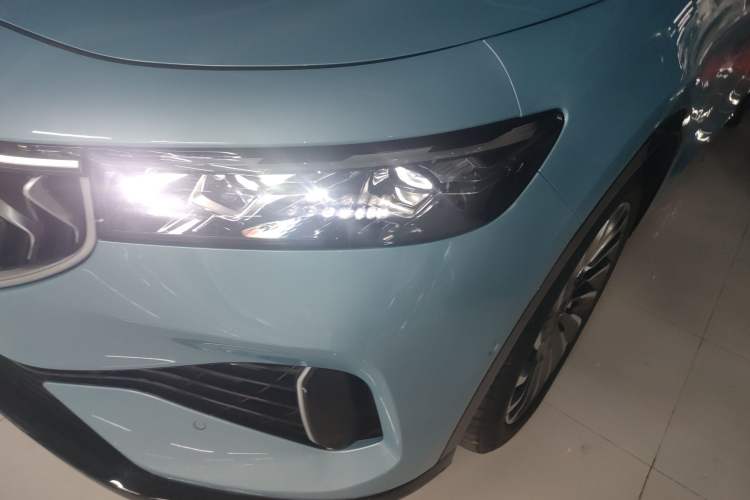 Used VOYAH FREE 2021 Four-Wheel Drive Standard Range-Extended Exclusive Luxury Package
