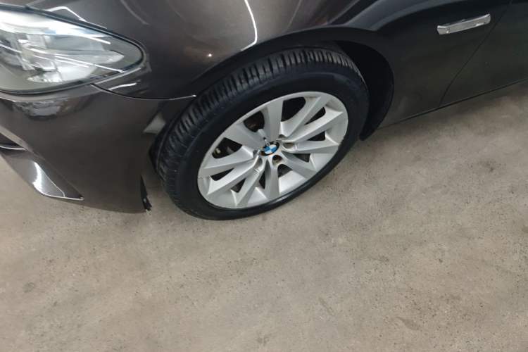 Used BMW 5 Series 2014 528Li Leading Model
