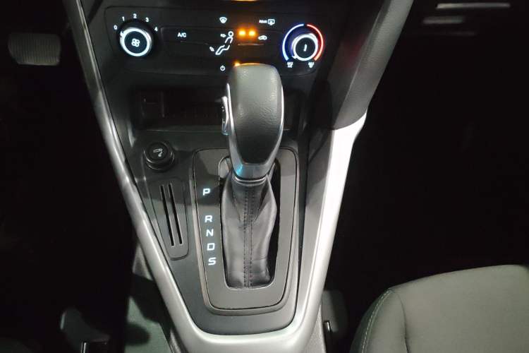 Used Ford Focus 2015 Hatchback 1.6L Automatic Comfort Model
