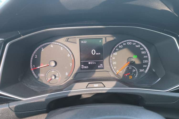 Used Volkswagen T-ROC 2018 280TSI DSG Two-Wheel-Drive Comfort Version China V Standard