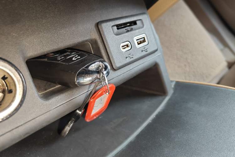 Used Buick GL8 2021 ES Landtrek 653T Luxury Model
