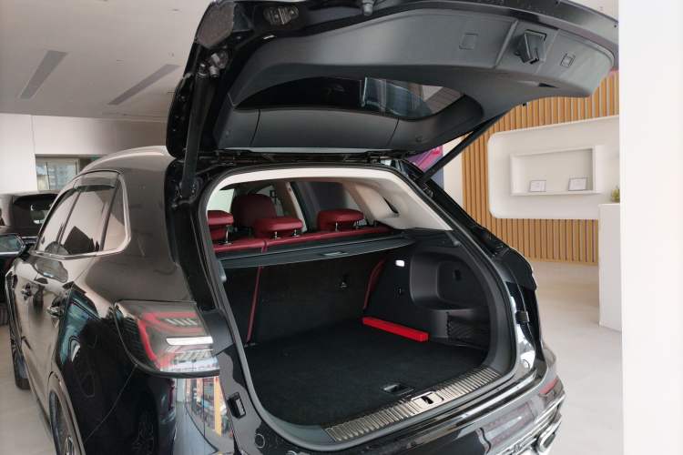 Used Hongqi HS5 2023 2.0T Four-Wheel Drive Flagship Pro Edition
