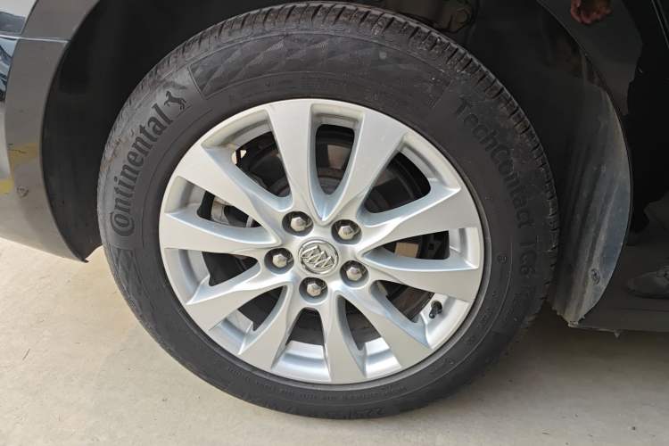 Used Buick LaCrosse 2013 2.4L SIDI Leading Comfort Version
