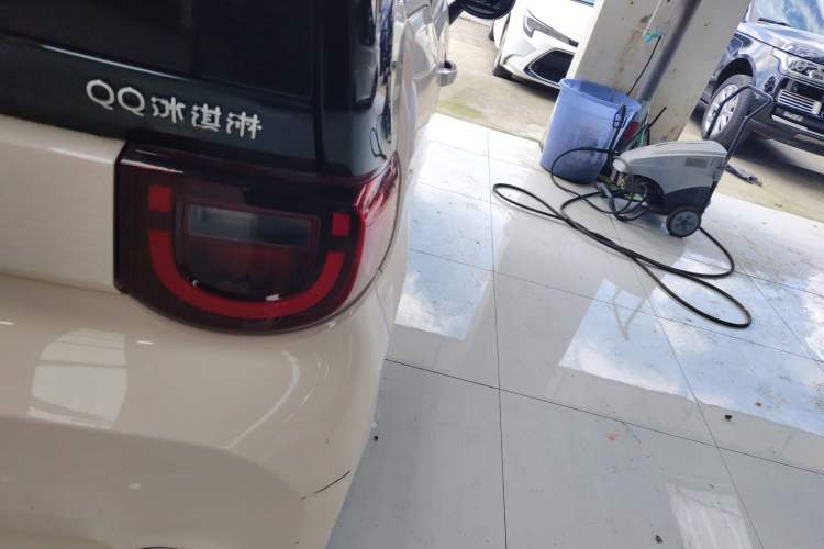Used Chery QQ Ice Cream 2022 170km Sundae Phosphate Lithium-Ion