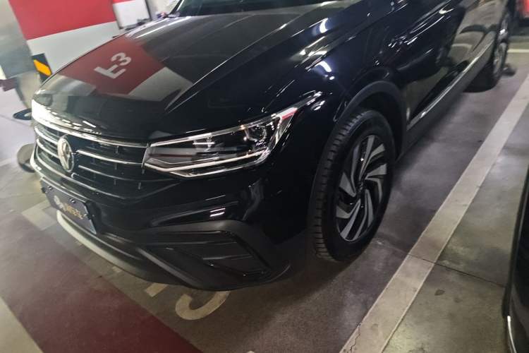 Used Volkswagen Tiguan L 2024 300TSI Automatic Two-Wheel Drive Smart Edition
