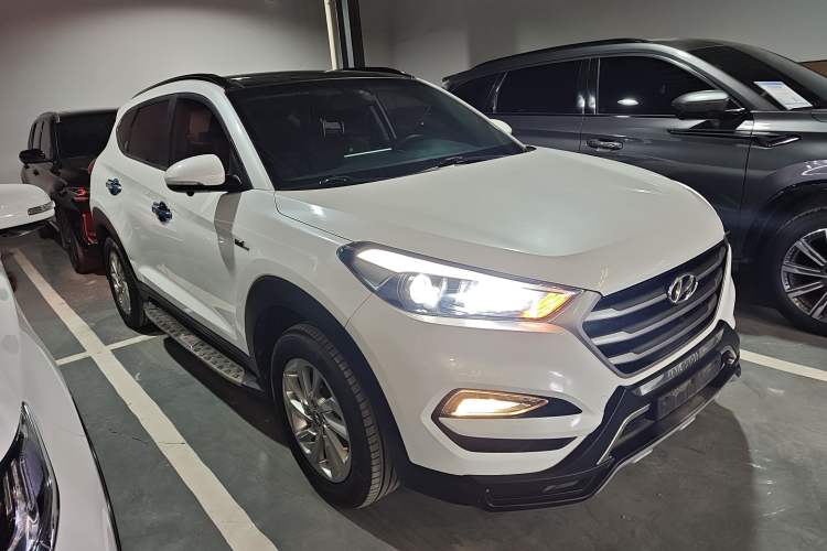 Used Hyundai Tucson 2018 1.6T Dual-Clutch Two-Wheel Drive 15th Anniversary Special Edition