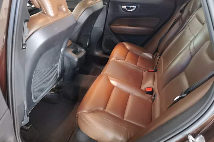 Used Volvo XC60 2019 T5 4x4 Smart Edition China V Standard
