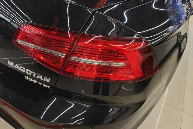 Used Volkswagen Magotan 2019 330TSI DSG Leading Edition China V Standard
