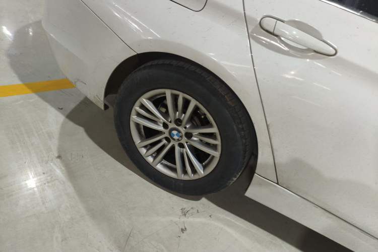 Used BMW 3 Series 2014 320Li Fashion Model
