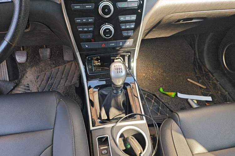 Used Haval H2 2016 Red-Label 1.5T Manual Two-Wheel Drive Luxury Model
