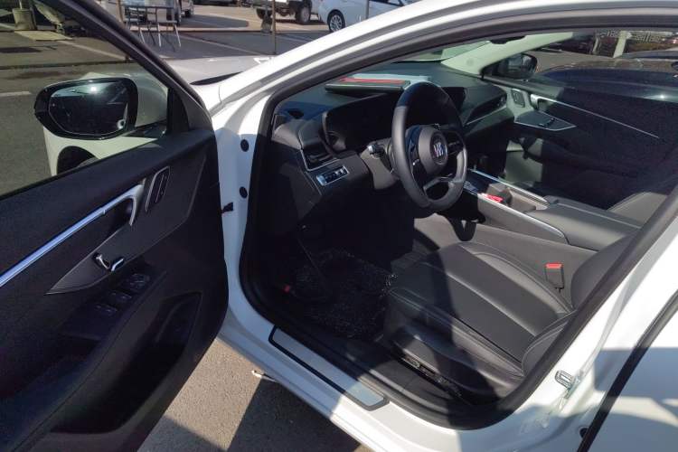 Used Buick LaCrosse 2025 28T Platinum Edition