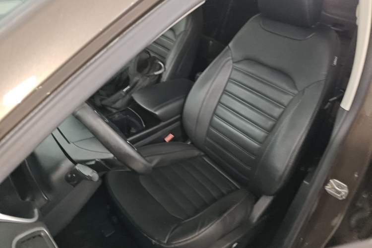 Used Ford Edge 2015 2.0T GTDi Two-Wheel-Drive Platinum Edition
