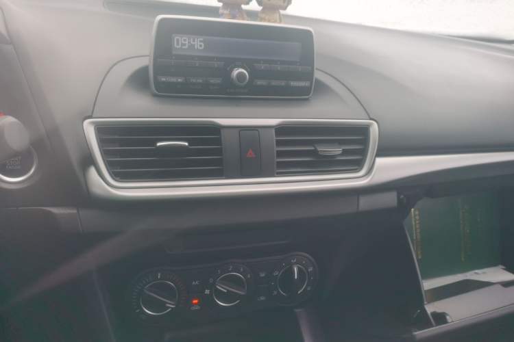 Used Mazda Mazda 3 Axela 2017 Sedan 1.5L Manual Comfort Model Emission Standard China V
