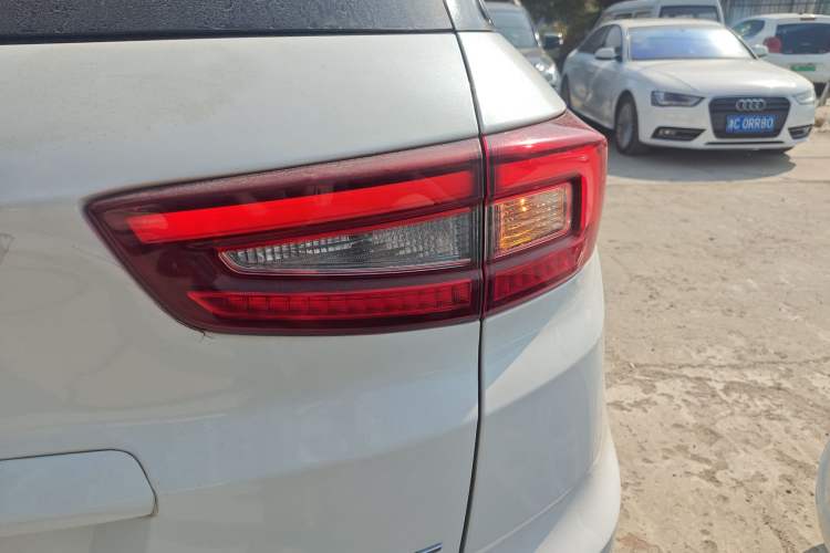 Used Changan CS55 2018 1.5T Automatic Colorful Edition China V Standard
