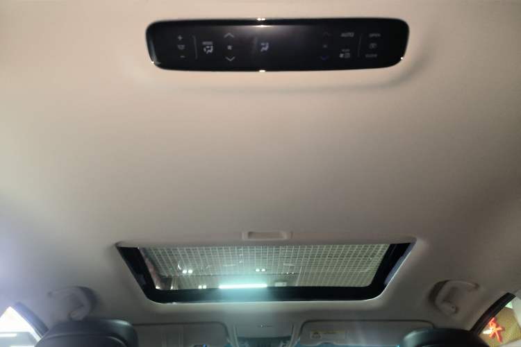 Used Honda Elysion 2019 2.0L Hybrid Luxury Edition
