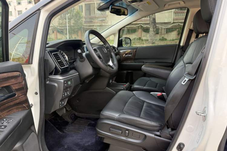 Used Honda Elysion 2016 2.4L Supreme Edition
