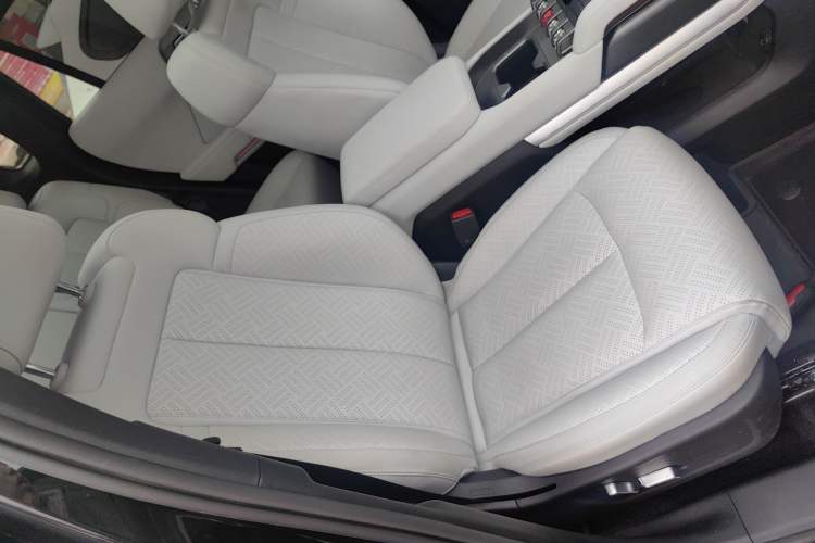 Used  Titanium 3 2025 501 km All-Wheel Drive Intelligent Driving Max Edition